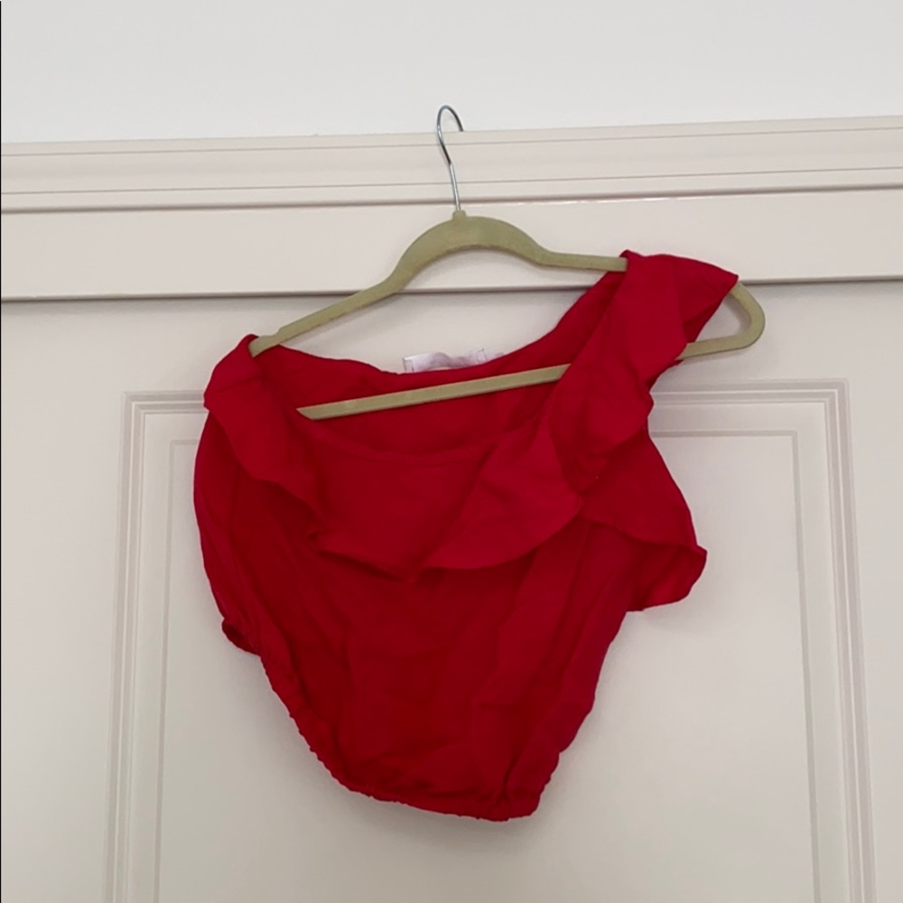 One shoulder ruffle crop top